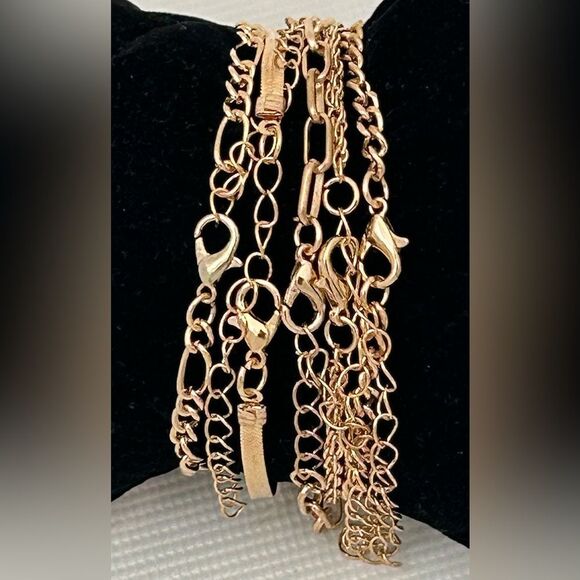 5-Piece Gold Tone Bracelet Set – Mixed Chain Styles | New In Package Gift-Ready - Picture 3 of 5